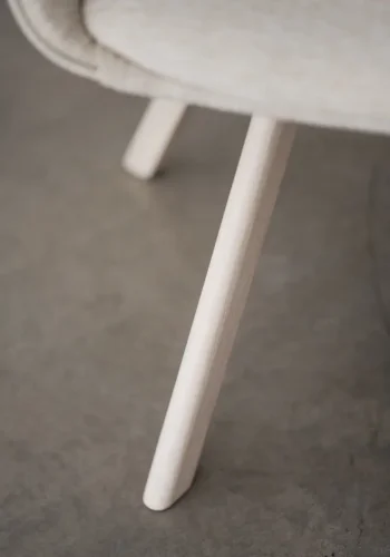 ROWICO Alison spisebordsstol, drejelig, m. armln - lys beige stof og hvidpigmenteret egetr