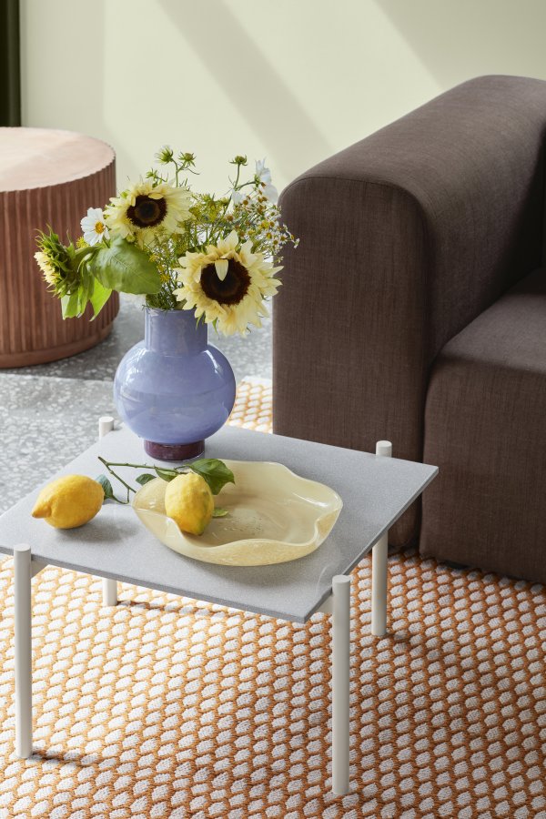 BROSTE COPENHAGEN Elaine sidebord, kvadratisk - off white asketrsfinér og metal (54x54)