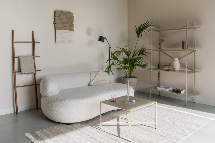 WHITE LABEL LIVING Noxx sofa - hvid polyester og MDF