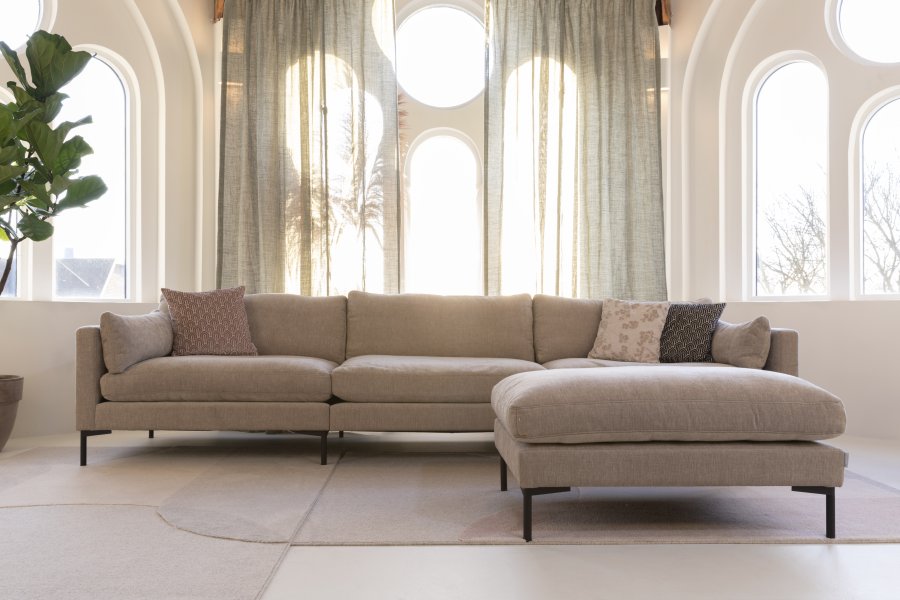 ZUIVER Sommer fodskammel, rektangulr - latte polyester og stl