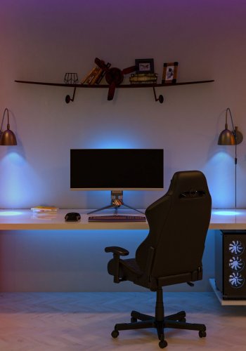 LUMI Lumos multifarvet gulvlampe - sort aluminium