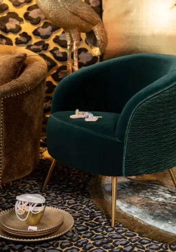 BOLD MONKEY So Curvy loungestol, m. armln - mrkegrn fljl polyester og guld stl