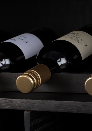 ZUIVER Travis barskab, m. 2 lger - sort MDF/egetr