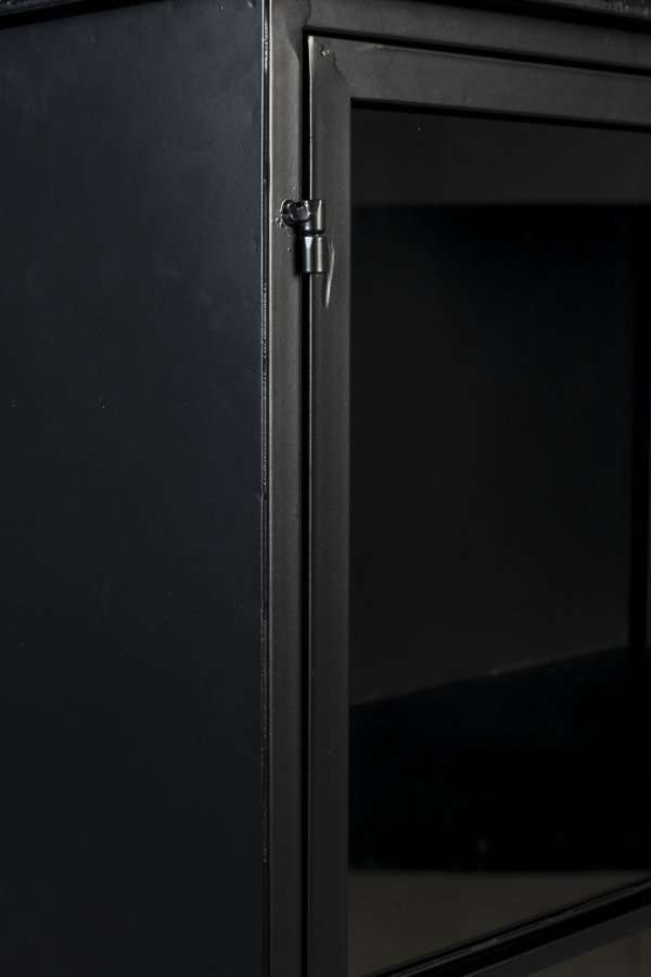 WHITE LABEL LIVING Ferre M skab, m. 2 glaslger, 1 hylde, 1 skuffe, hjul - sort granfinér og jern