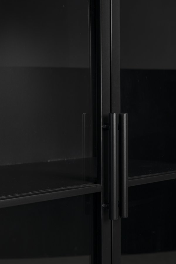 WHITE LABEL LIVING Ferre M skab, m. 2 glaslger, 1 hylde, 1 skuffe, hjul - sort granfinér og jern