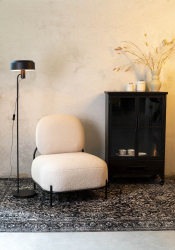 WHITE LABEL LIVING Ferre M skab, m. 2 glaslger, 1 hylde, 1 skuffe, hjul - sort granfinér og jern