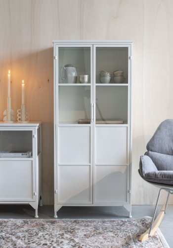 WHITE LABEL LIVING Miya Hj vitrineskab, m. 2 lger og hylder - glas og hvid jern