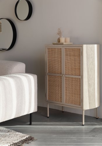 WHITE LABEL LIVING Amaya Lav skab, m. 2 lger og hylder - rattan og beige stl