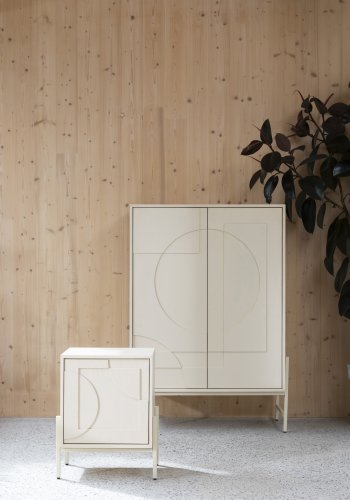 ZUIVER Faces skab, m. 2 lger - beige egefinér og metal