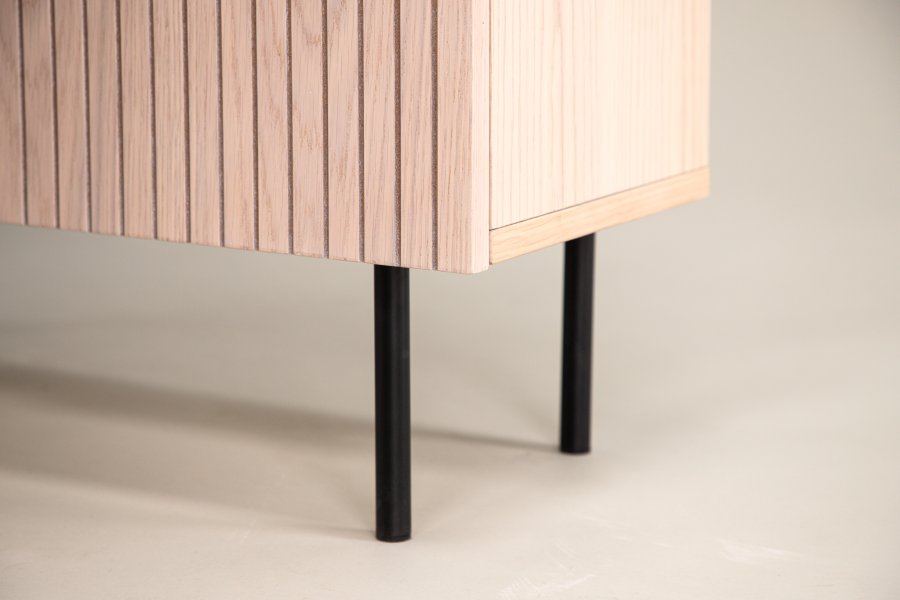 VIND COLLECTION Björkön Hjt skab, m. 2 lger og 3 hylder - hvidkalket finér og sort stl