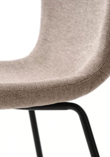 Delta spisebordsstol - sand stof og sorte ben