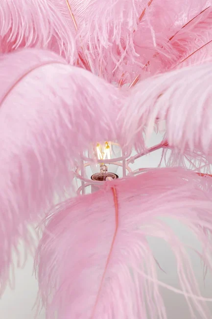 KARE DESIGN Feather Palm bordlampe - lyserd strudsefjer og messing stl
