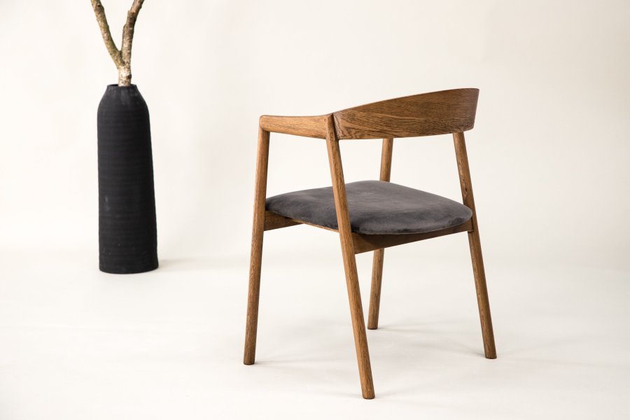 VIND KOLLEKTION Lngön spisebordsstol, m. armln - gr fljl og brun egetr