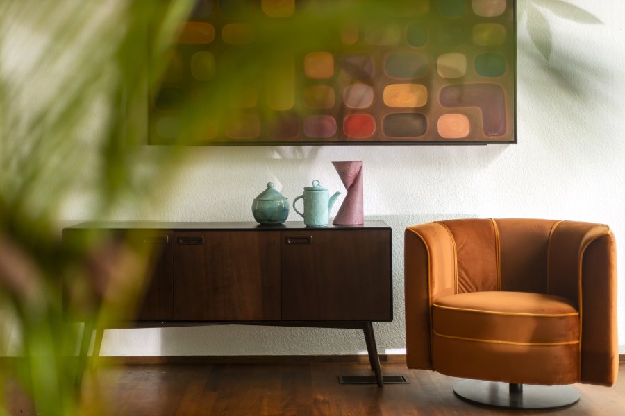 DUTCHBONE Juju sknk, Hj, m. 3 lge og 3 hylder - brun valnddefinér/asketr og sort finér