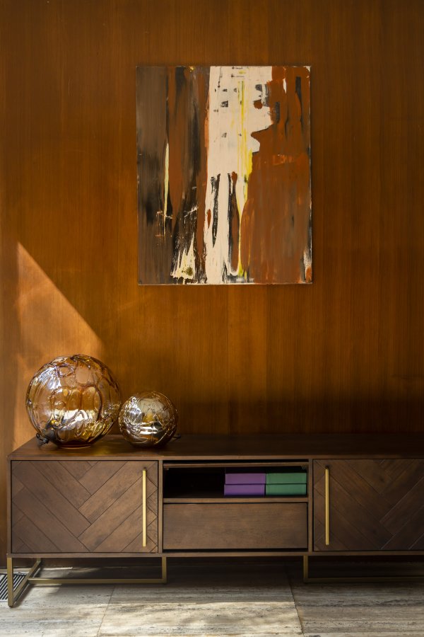 DUTCHBONE Klasse sknk, Lav, m. 4 lger og 2 hylder - brun sildeben MDF og guld stl