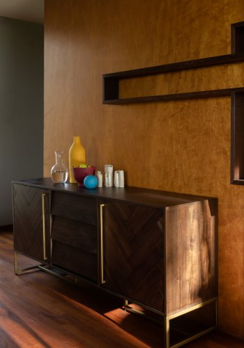 DUTCHBONE Klasse sknk, Hj, m. 2 lger, 2 hylder og 3 skuffer - brun sildeben tr og guld stl