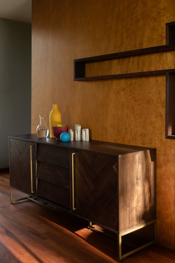 DUTCHBONE Klasse sknk, Hj, m. 2 lger, 2 hylder og 3 skuffer - brun sildeben tr og guld stl