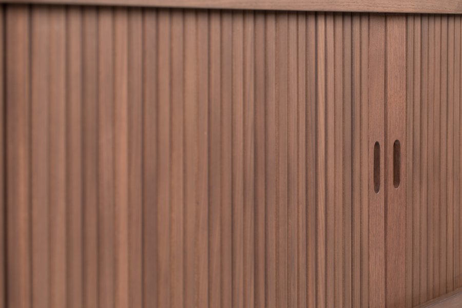 ZUIVER Barbier TV-bord, m. 2 skydelger - brun valnddefinér og gummitr (120x40)