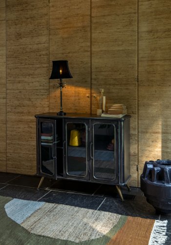 DUTCHBONE Denza sknk, m. 2 glaslger og 1 hylde - sort strygejern