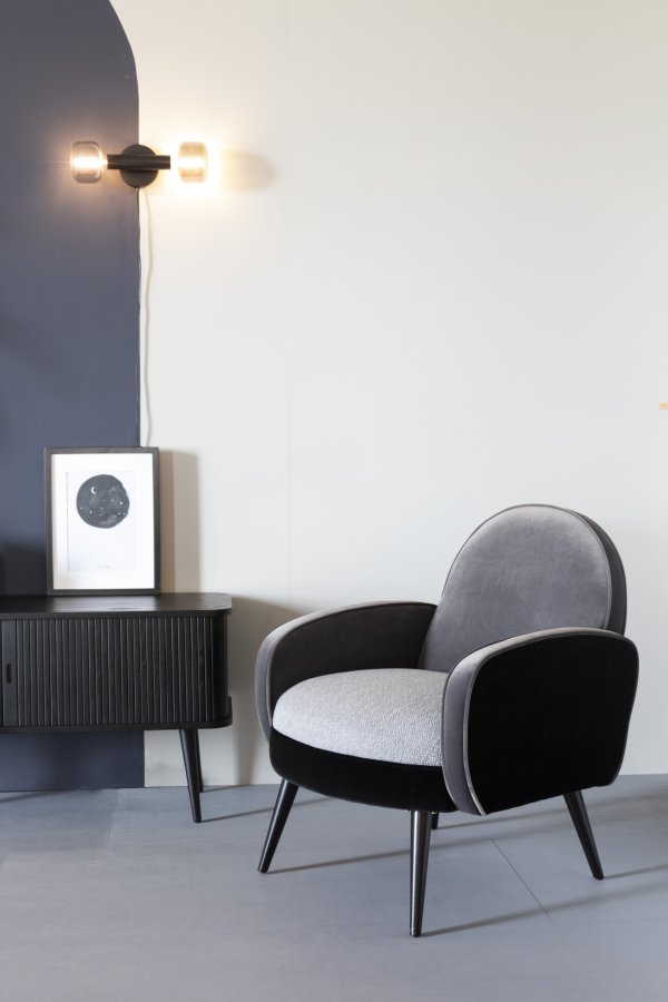 ZUIVER Barbier TV-bord, m. 2 skydelger - sort egefinér og gummitr (120x40)