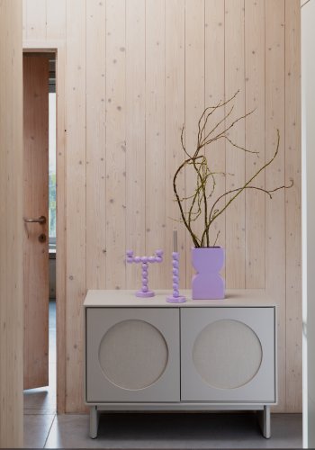 ZUIVER Twin sknk, m. 2 lger og 2 hylder - gr stof og akacietr