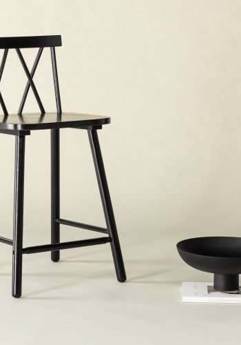 VIND KOLLEKTION Mollöström barstol, m. rygln og fodsttte - sort gummitr