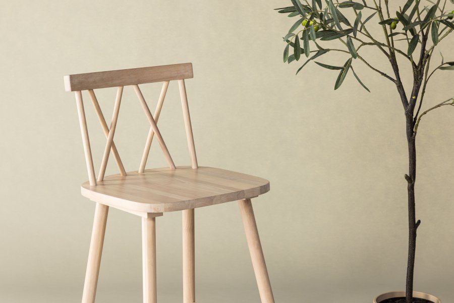 VIND KOLLEKTION Mollöström barstol, m. rygln og fodsttte - hvidvasket gummitr