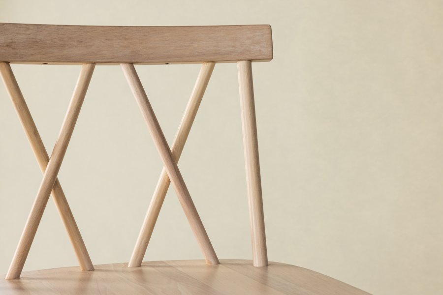 VIND KOLLEKTION Mollöström barstol, m. rygln og fodsttte - hvidvasket gummitr