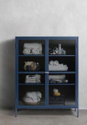 Bronco glasskab, m. 2 lger og hylder - riflet glas og stlbl metal (H:140)