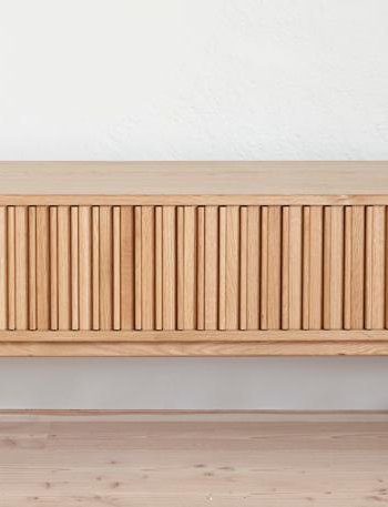 Carno TV-bord, m. 2 skydelger og 1 skuffe - natur egetr (45x160)