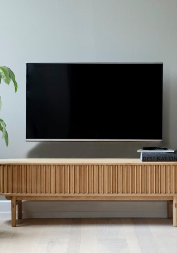 Carno TV-bord, m. 2 skydelger og 1 skuffe - natur egetr (45x160)