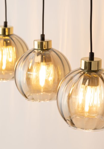 TK Devi loftlampe, m. 3 skrme - rav glas og sort metal