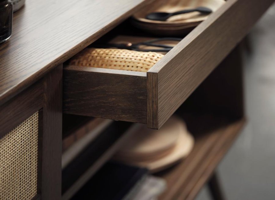 Barrali sknk, m. 2 skydelger og 1 skuffe - rattan og rgfarvet egetr