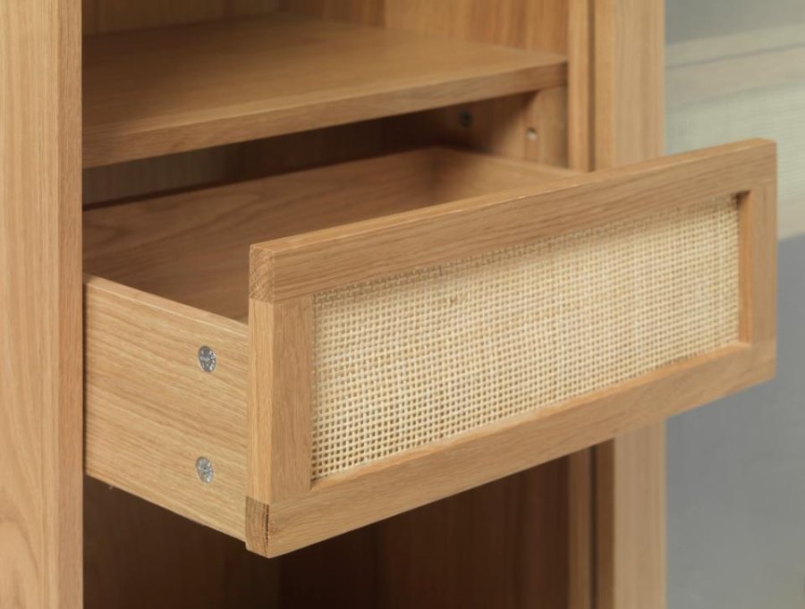 Barrali vitrineskab, m. 2 glaslger og 2 skuffer - natur rattan og egetr (H:160)