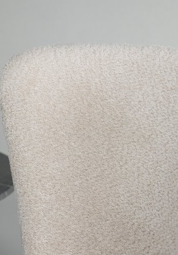 VIND COLLECTION Hällsö lnestol - beige bouclé stof og valnddefarvet stl