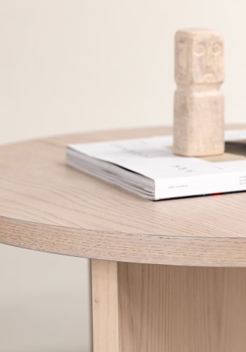 VIND COLLECTION Saltö Stort sofabord, rund - hvidkalket finér (85)