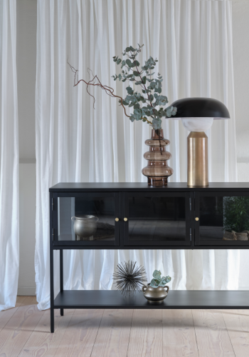 Carmel sknk, hje ben, m. 3 lger og 1 hylde - glas og sort metal