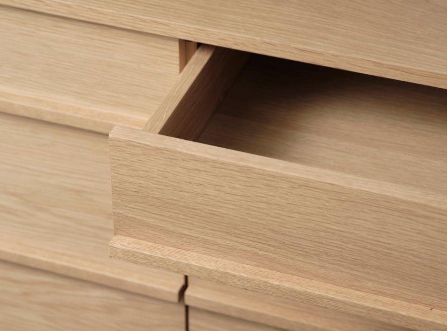 Ponza sknk, m. 3 lger og 1 skuffe - natur egefinér (B:140)