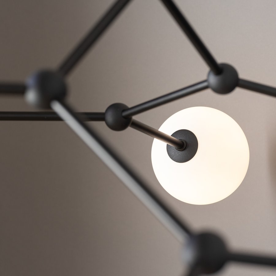 TK Felsort loftlampe, m. 6 skrme - hvid glas og sort metal