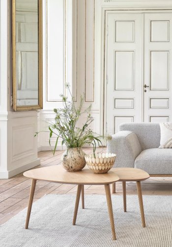 Adda sofabord, trekantet - natur egefinér og lamel eg (st med 2)