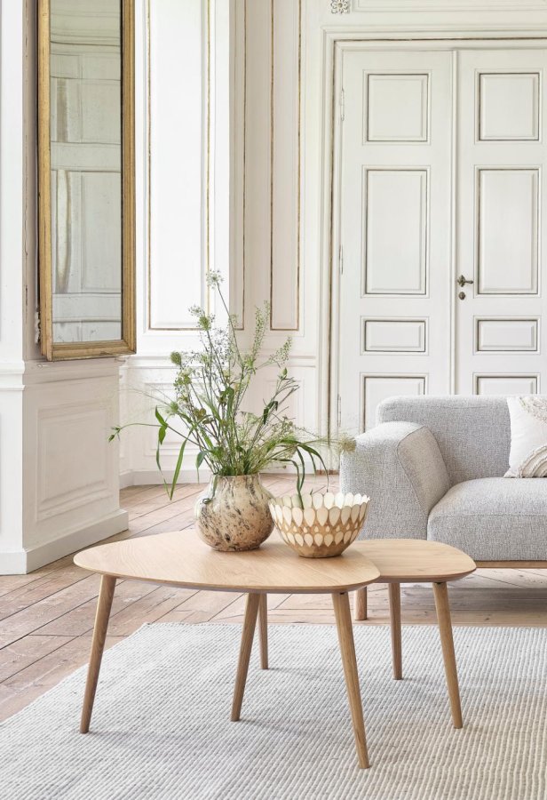 Adda sofabord, trekantet - natur egefinér og lamel eg (st med 2)