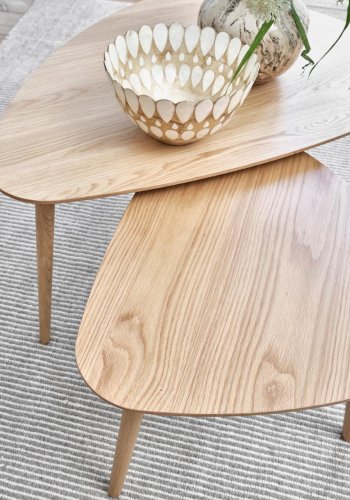 Adda sofabord, trekantet - natur egefinér og lamel eg (st med 2)