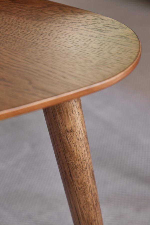 Adda sofabord, trekantet - rgfarvet egefinér og lamel eg (st med 2)