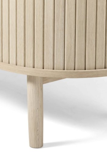 Meta sknk, m. 2 skydelger og 2 hylder, oval - hvidpigmenteret eg