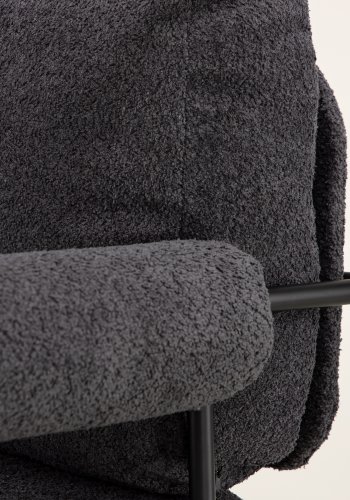 VIND COLLECTION Tillberga x Josefin Lustig lnestol, m. armln - mrkegr bouclé stof og sort stl