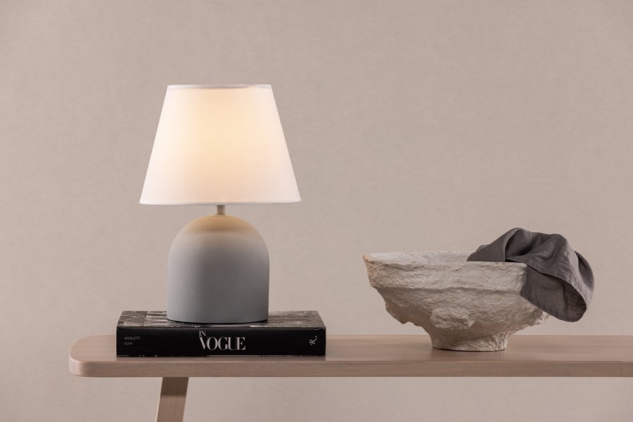 VIND COLLECTION Styrsö bordlampe - hvid hr og gr beton