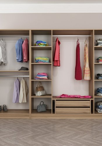 FUNZI LIVING 7670 bent garderobeskab, m. 3 bjlestnger, 2 skuffer, 9 hylder - natur melamin