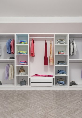 FUNZI LIVING 4933 bent garderobeskab, m. 5 bjlestnger, 2 skuffer, 10 hylder - hvid melamin