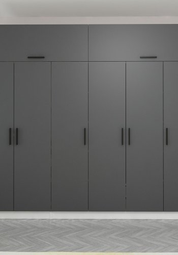 FUNZI LIVING 5148 garderobeskab, 8 lger, 3 bjlestnger, 2 skuffer, hylder - antracit/hvid melamin