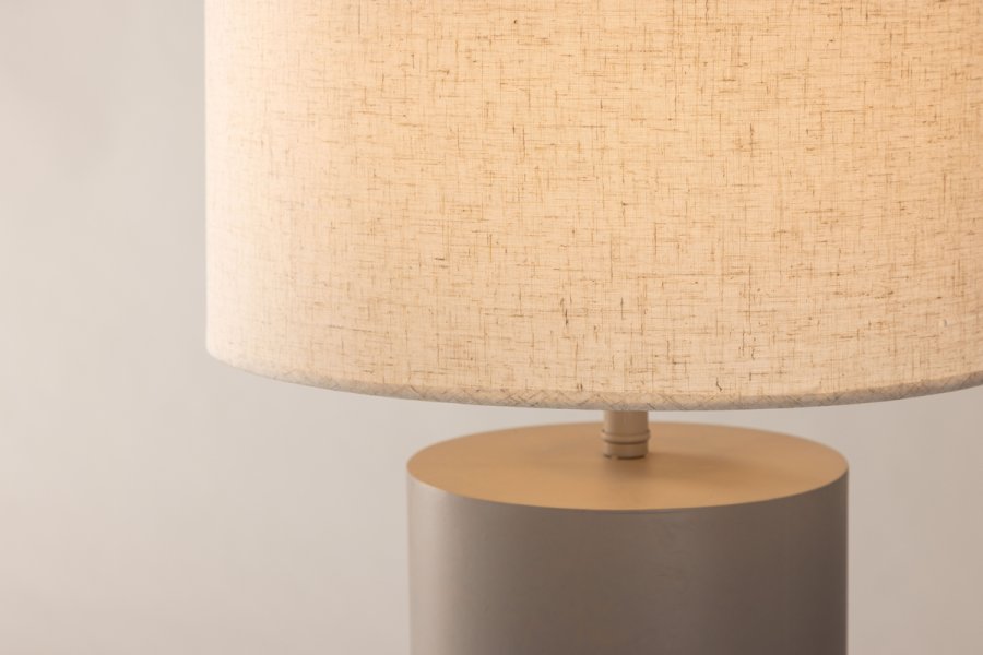 VIND COLLECTION Ume x Josefin Lustig gulvlampe - lysegr hr og gr jern